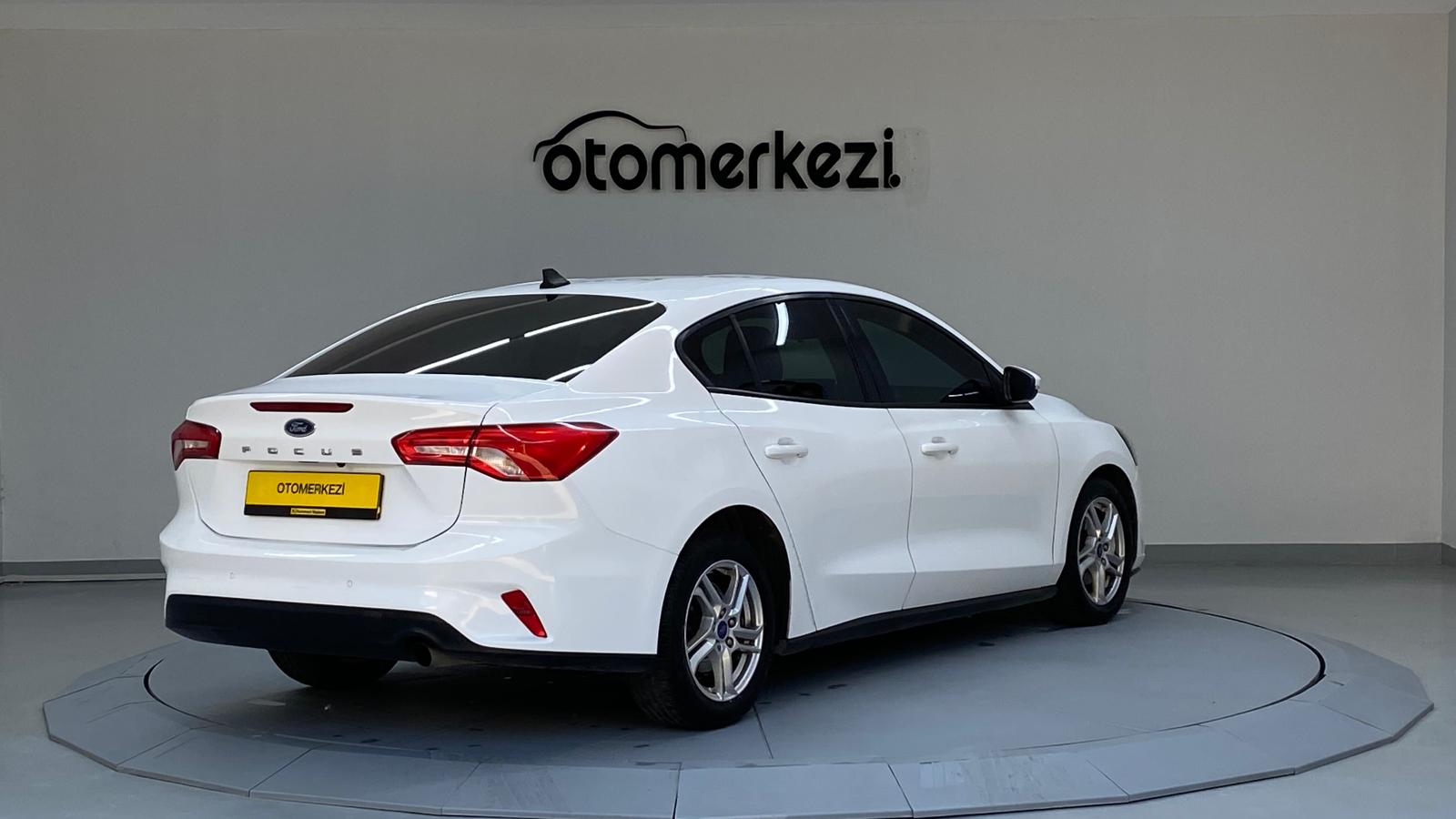 FORD FOCUS 21